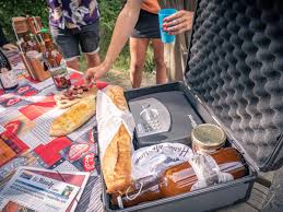 Escape Game ou jeu d’enquête fun sport fcatory bourges murder party loisir famille amis karaoke EVG EVJF lancer de hache billard jeu de quiz